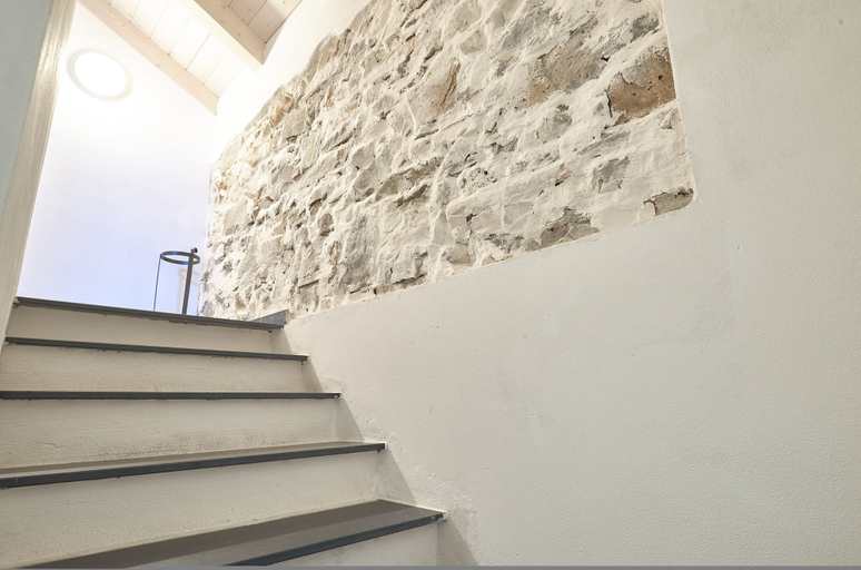 Room 4, Tra le Torri in Albenga, Savona