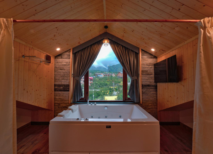 Bathroom 4, NAZAARA A LUXE RETREAT, Kullu