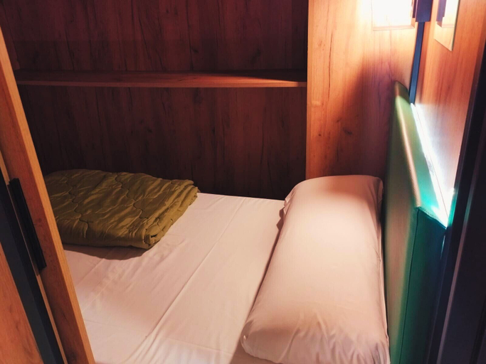 Bedroom 3, Capsule Inn Madrid, Madrid