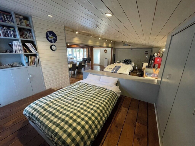 Bedroom 3, GARDEN SHED, Yamanakako