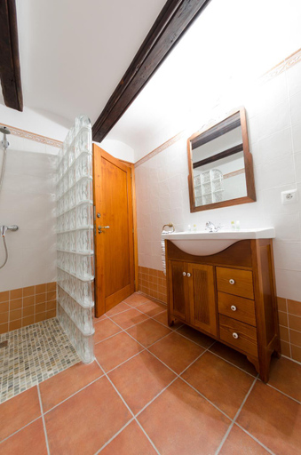 Bathroom 4, Casa Rural El Solanar, Teruel