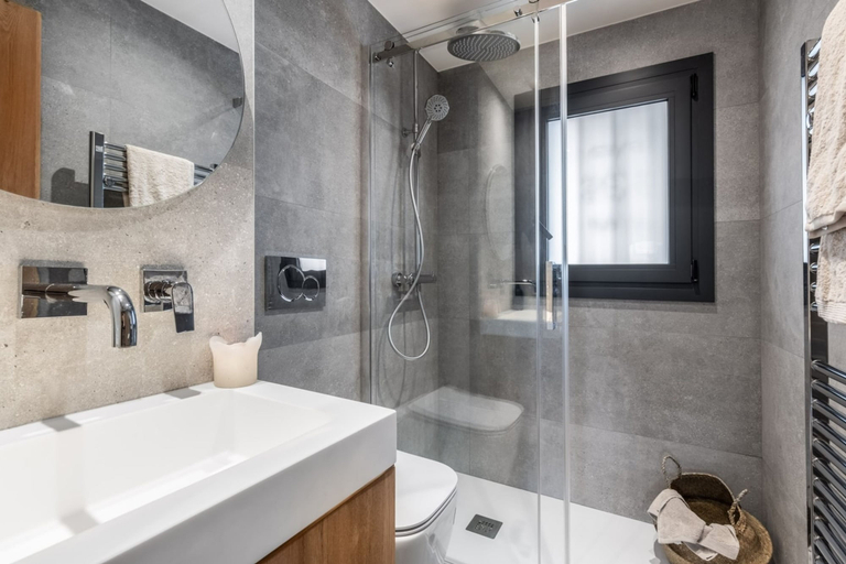 Room 3, Potenza - 1 Bedroom and Office in Centro, Madrid
