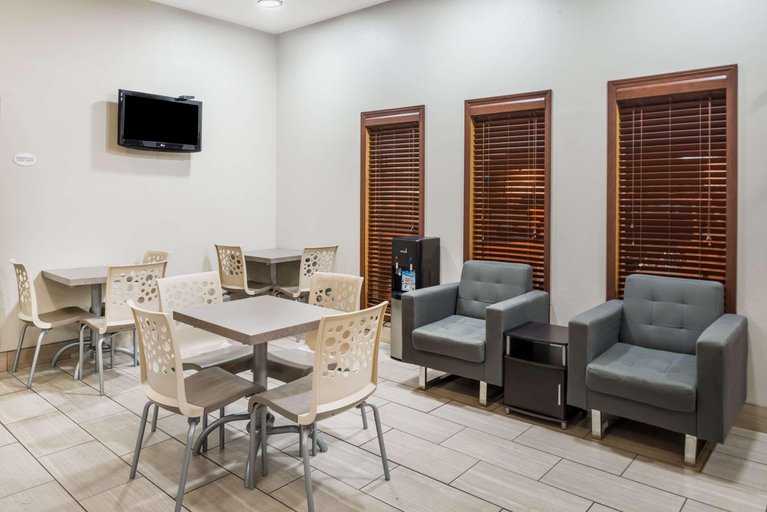 Public Area 2, Super 8 by Wyndham West Plains, Howell