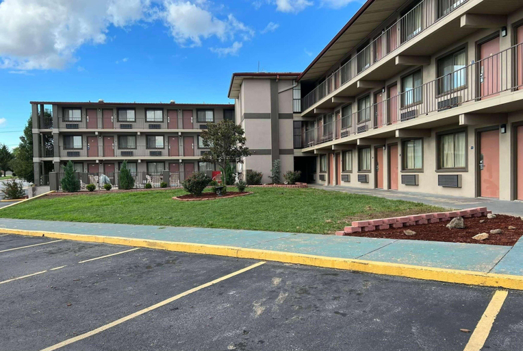 Sport & Beauty 5, Days Inn & Suites By Wyndham Springfield On I-44, Greene