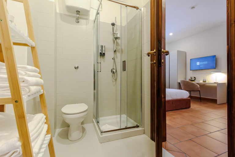 Bathroom 4, Palazzo della Citta, Isernia