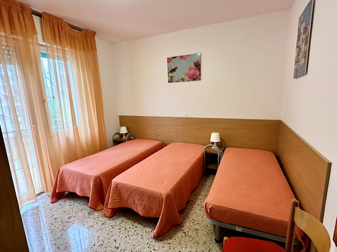 Room 2, Dora 5 6 in Bibione With 2 Bedrooms and 1 Bathrooms, Venezia