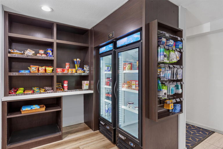 Food & Drinks 5, SureStay Plus Hotel by Best Western Mammoth Lakes, Mono