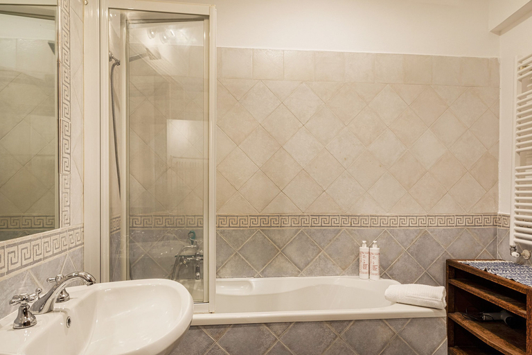 Room 5, Prione Apartment With Patio by Wonderful Italy, Genova