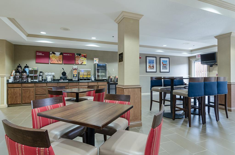 Food & Drinks 5, Quality Suites Springdale, Washington