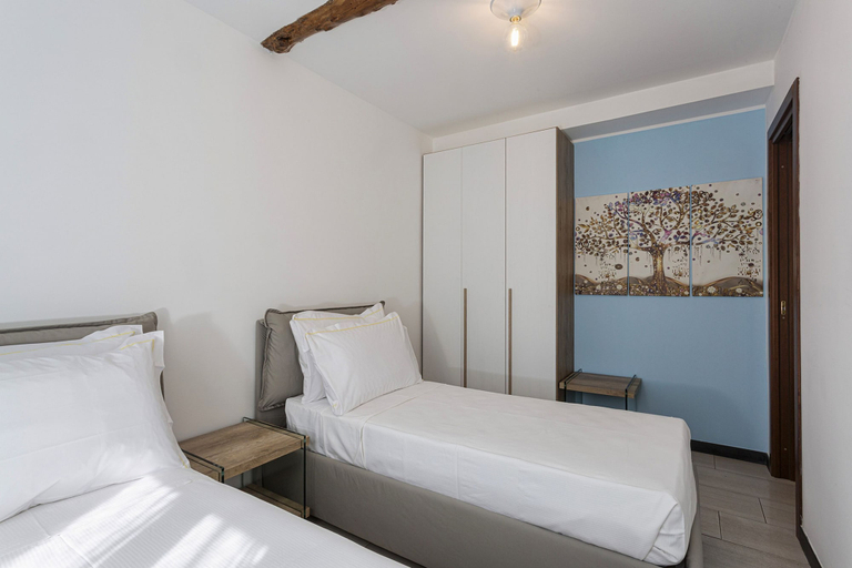 Room 5, Appartamento Centrale con Terrazzo by Wonderful Italy, Genova
