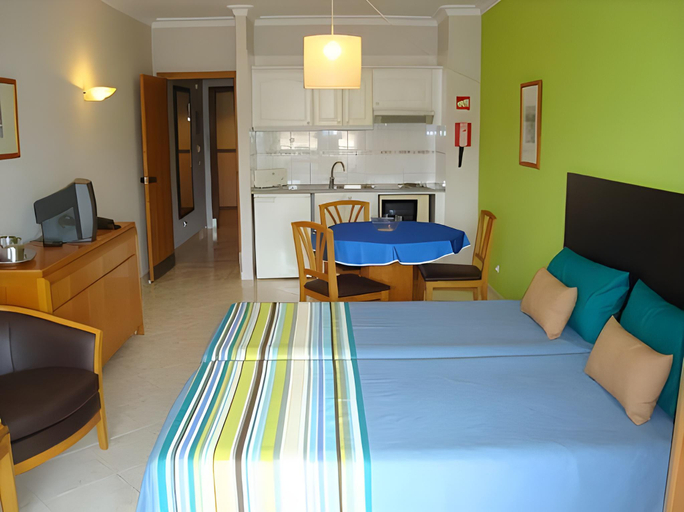 Bedroom 3, Aparthotel Paladim & Alagoamar, Albufeira