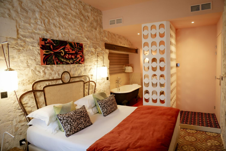 Bedroom 3, Le petit hotel, Bouches-du-Rhône