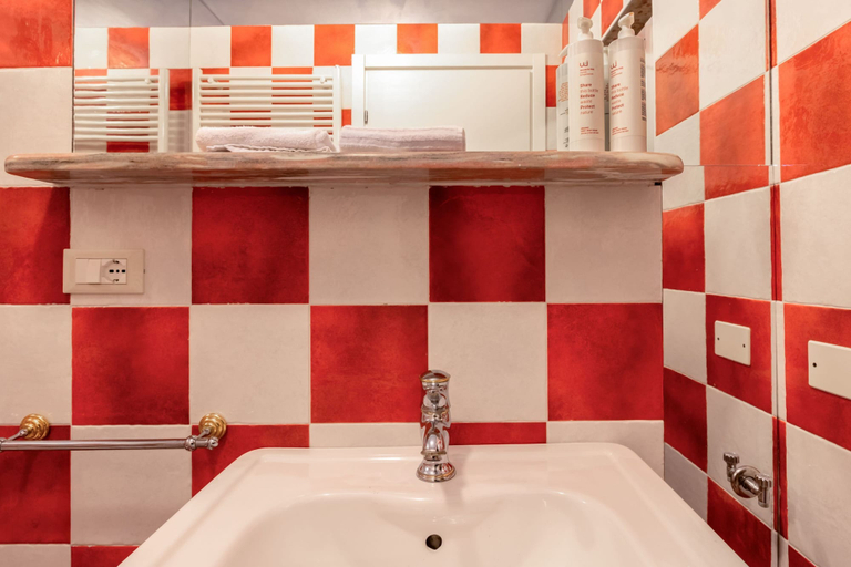 Room 4, Borgo al Sole 4 by Wonderful Italy, Brescia