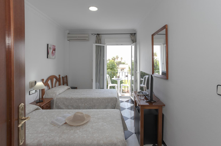 Bedroom 2, Hotel Oasis, Cádiz