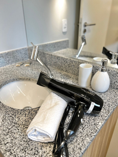 Bathroom 2, AD 330, São Paulo