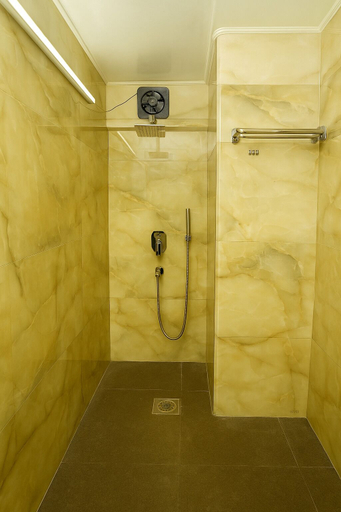 Bathroom 3, Vivanta Apartment by Jadecaps, Kolkata
