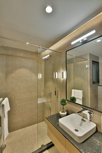 Bathroom 4, Kratos Club, Surat