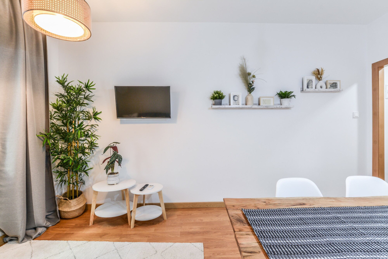 Room 4, C Plaza de Espa a 3A, Madrid