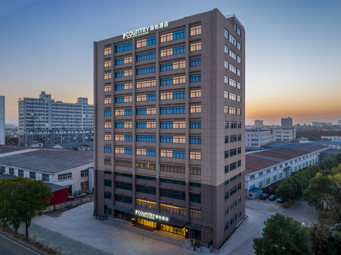 Exterior & Views