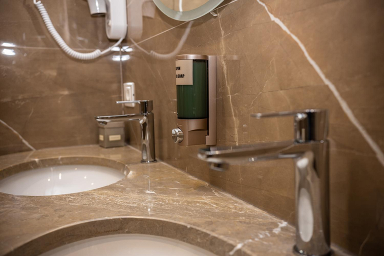 Bathroom 4, Hotel Golden Palace, Shkodrës