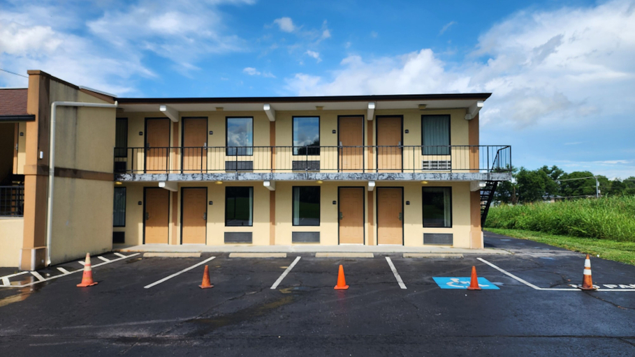 Exterior & Views 2, Drakes Creek Inn, Sumner