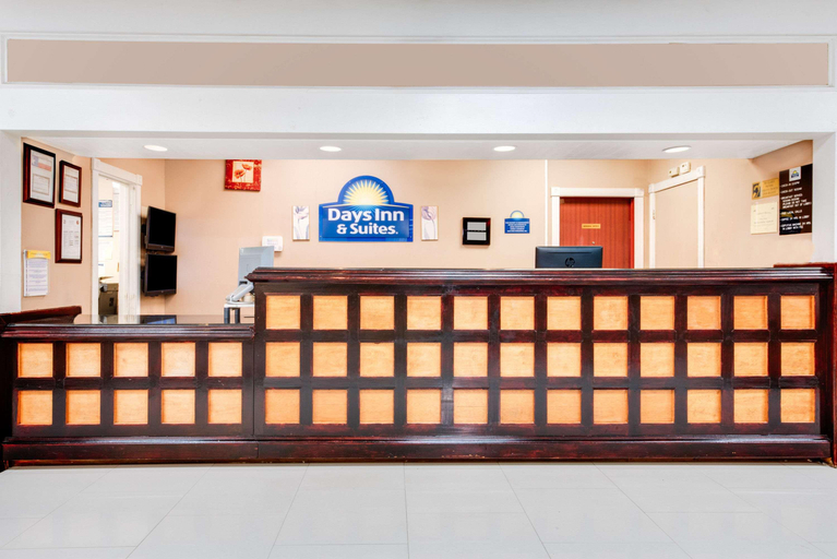 Public Area 2, Days Inn & Suites by Wyndham Laredo, Webb