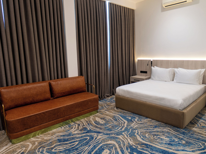 Bedroom 4, Central Square Hotel, Baku