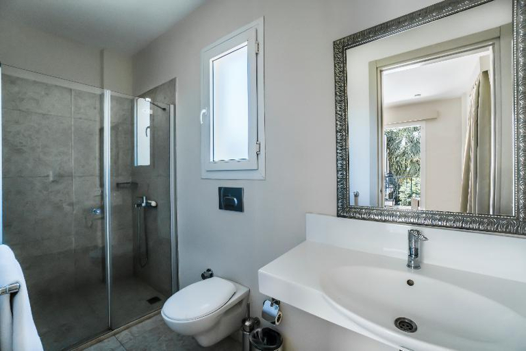 Bathroom 5, Paloma Family Club, Bodrum