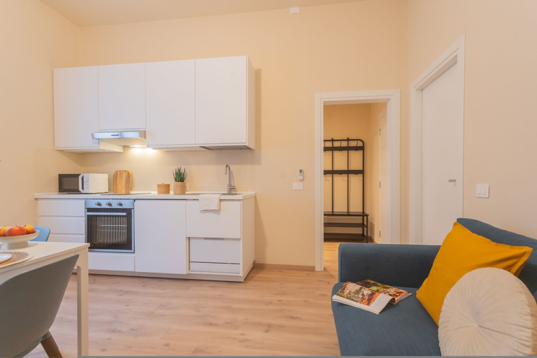 Room 5, Tivano Apartment Nearby Como S G Train Station, Como