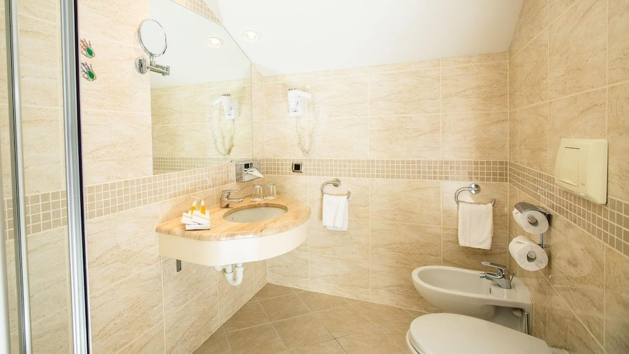 Bathroom 4, Hestia Hotel Jugend, Riga