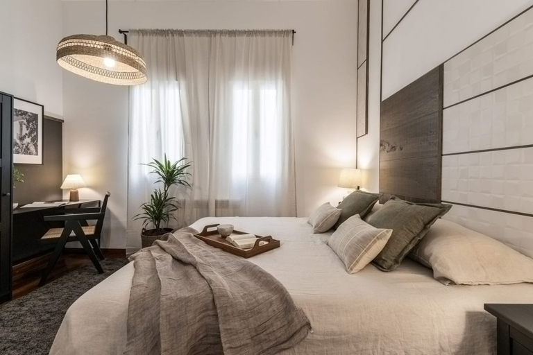 Room 2, Uzer - 2 Bedrooms in Recoletos, Madrid