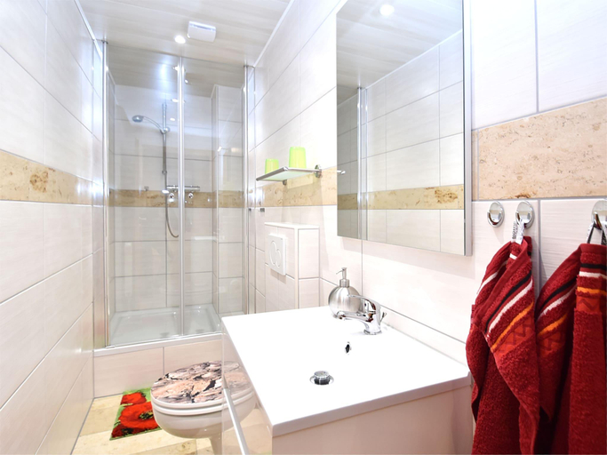 Bathroom 3, Apartment in Kirnitzschtal near Hiking Trail, Sächsische Schweiz-Osterzgebirge