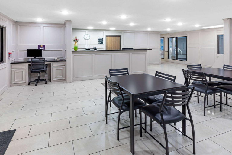 Public Area 2, Super 8 by Wyndham League City, Galveston