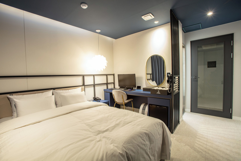 Bedroom 4, onthemoon, Wonju