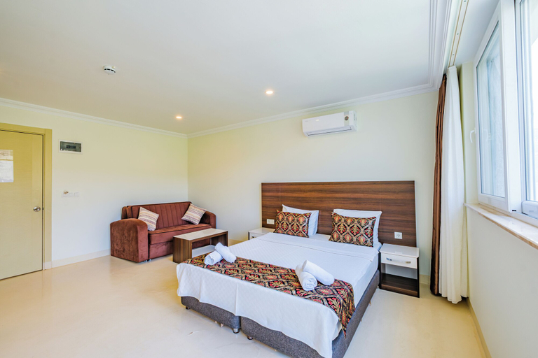 Bedroom 3, La Moda Beach Hotel, Kaş