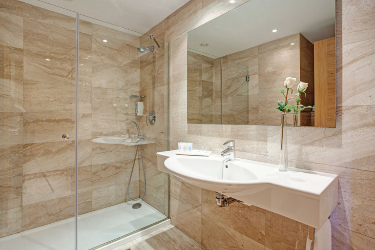 Bathroom 5, Grupotel Alcudia Suite, Baleares