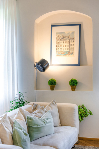 Room 5, Garden Vista Apartment, Lucca