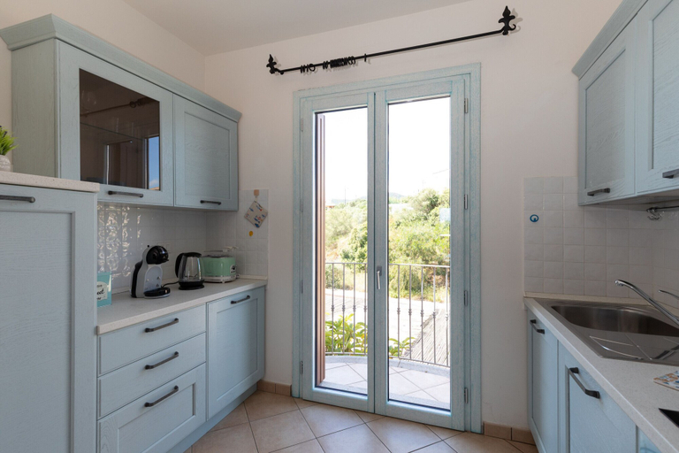 Room 4, Appartamento la Via del Mare by Wonderful Italy, Olbia-Tempio