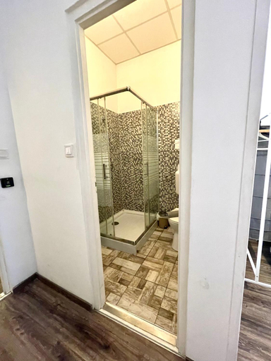 Others 2, Aradi Rooms with Private bathroom in the City Centre MID TERM, Budapesti