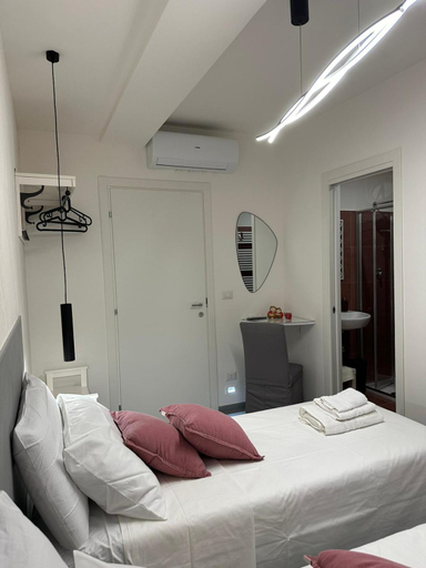 Bedroom 2, Colle Rooms HELIANTHUS, Perugia