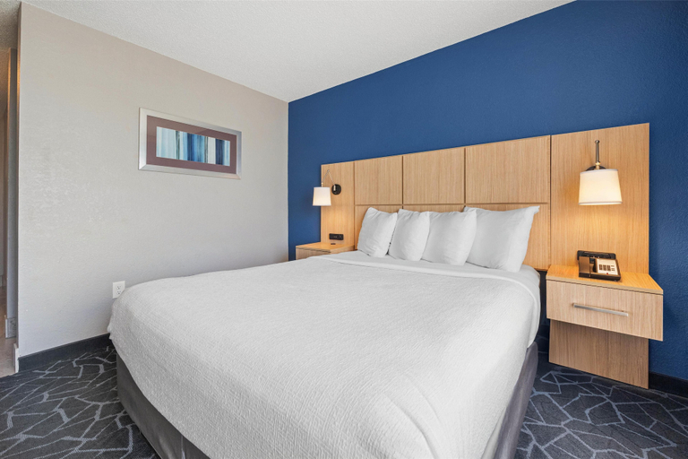 Bedroom 3, Best Western Eau Claire South, Eau Claire