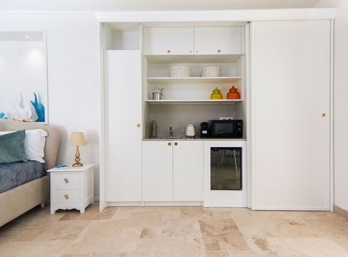 Room 4, Marina Homes Deluxe 1, Syracuse
