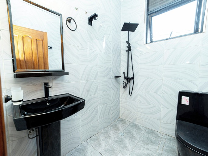 Bathroom, Immaculate one Bedroom Apartment in Kanombe Kigali, Kicukiro