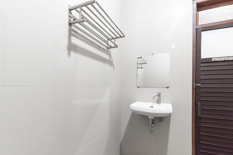 Bathroom 8