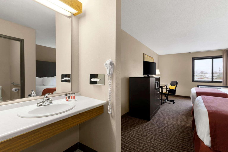 Bedroom 3, Baymont By Wyndham Sioux Falls West, Minnehaha