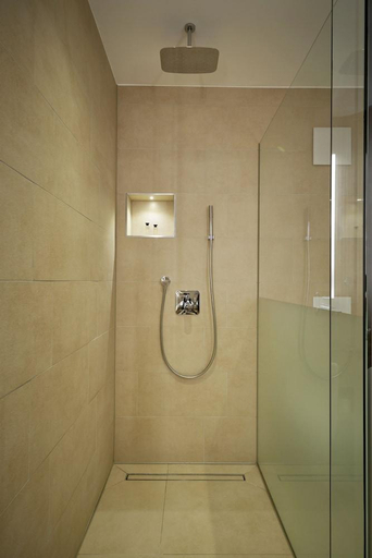 Bathroom 4, Inselhotel VierJahreszeiten, Leer