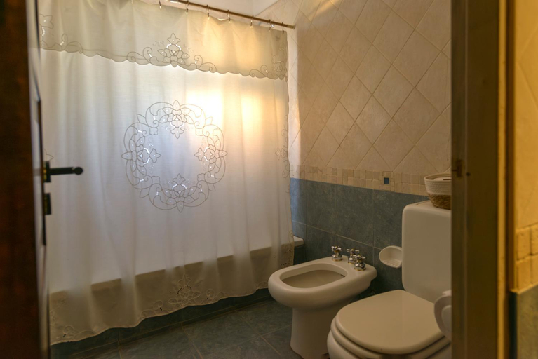 Bathroom 4, Posada Mawida, Maipú