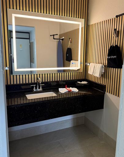 Bathroom 4, SureStay by Best Western Irving Grapevine DFW North, Irving