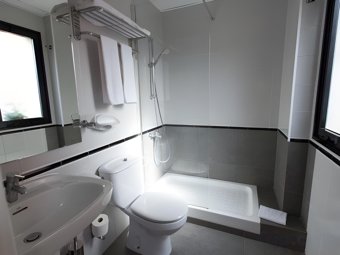 Bathroom 4, HOTEL MEDICIS, Barcelona