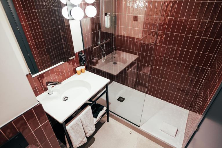 Bathroom 4, ibis Styles Madrid Centro Maravillas, Madrid